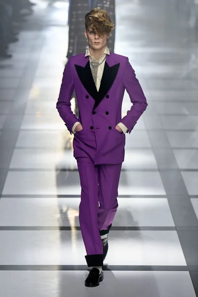 Look 5